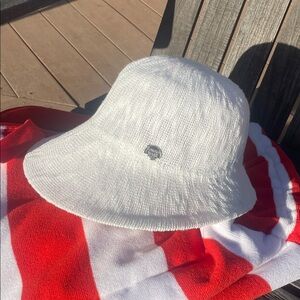 Banana Boat White Cloche Brim Bucket Hat